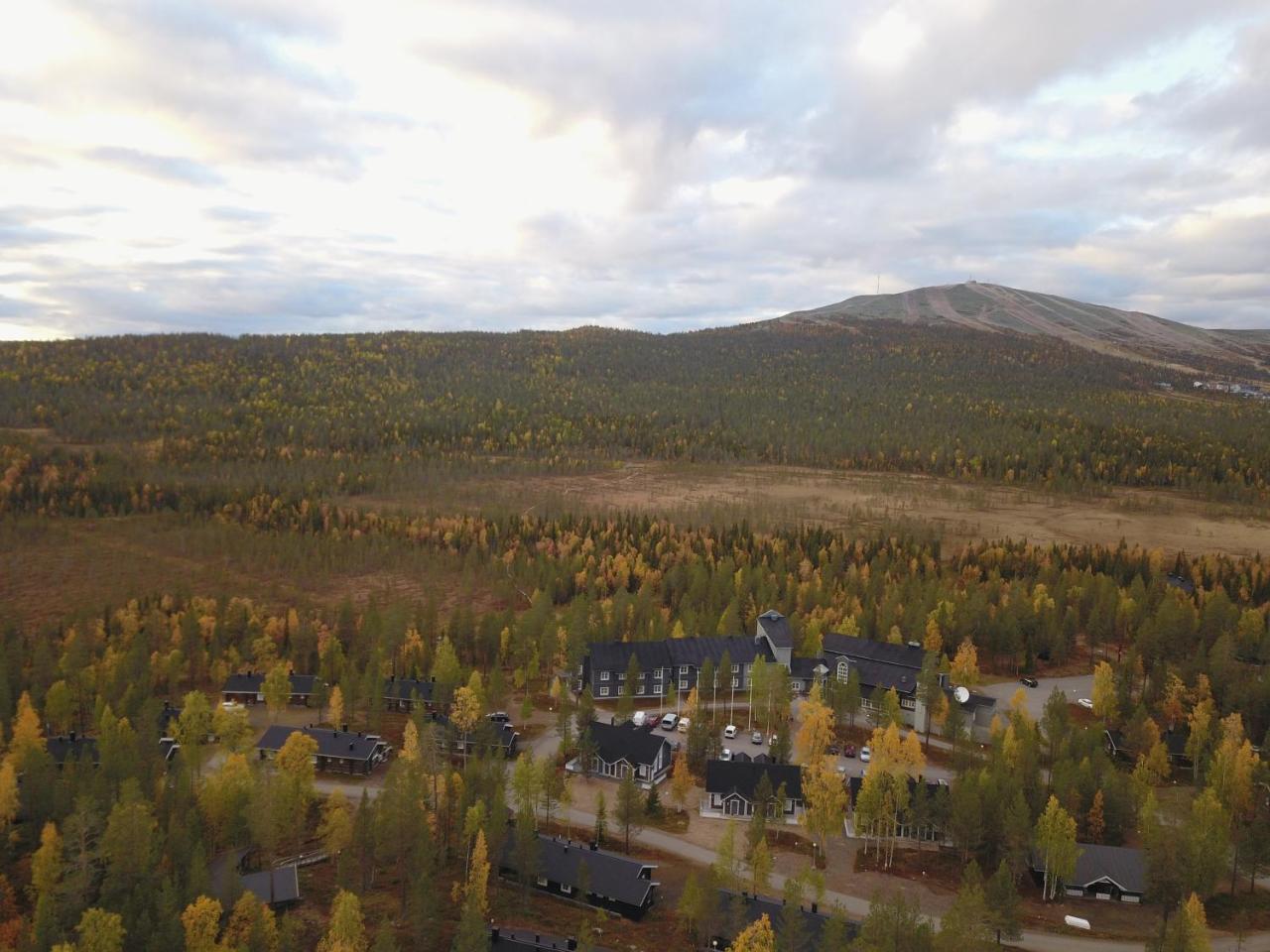 Hotel Yllaesrinne Yllasjarvi Bagian luar foto